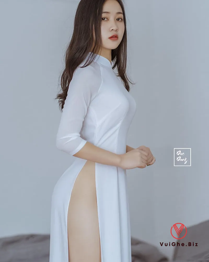 gai xinh mac ao dai khoe mong 57