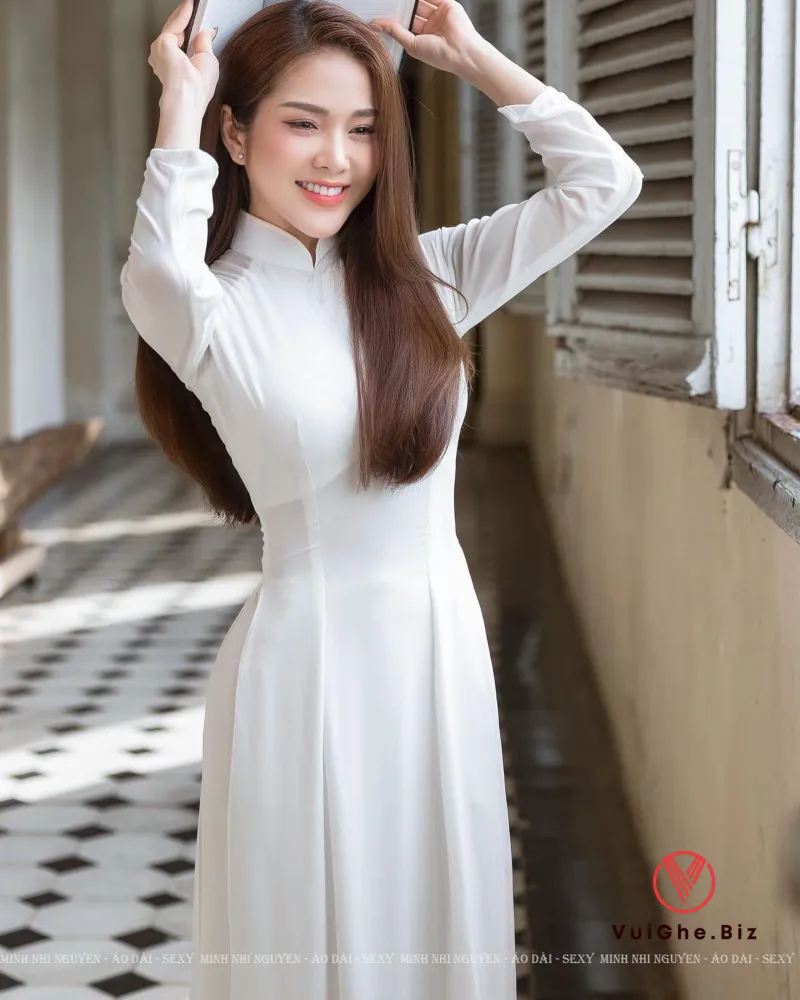 gai xinh mac ao dai khoe mong 67