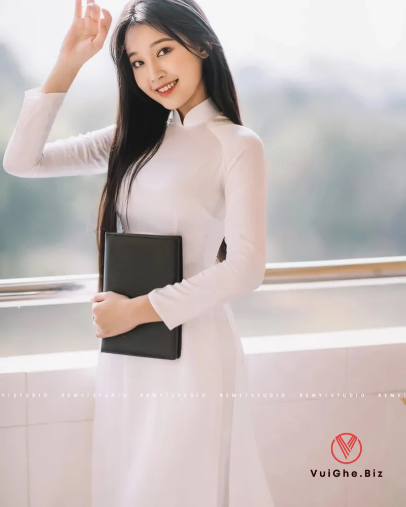 gai xinh mac ao dai khoe mong 87