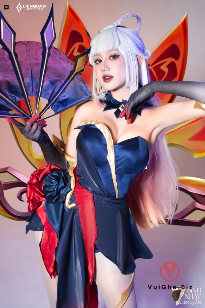 Ảnh cosplay tướng nữ liên quân ngực tròn đầu ti hồng 