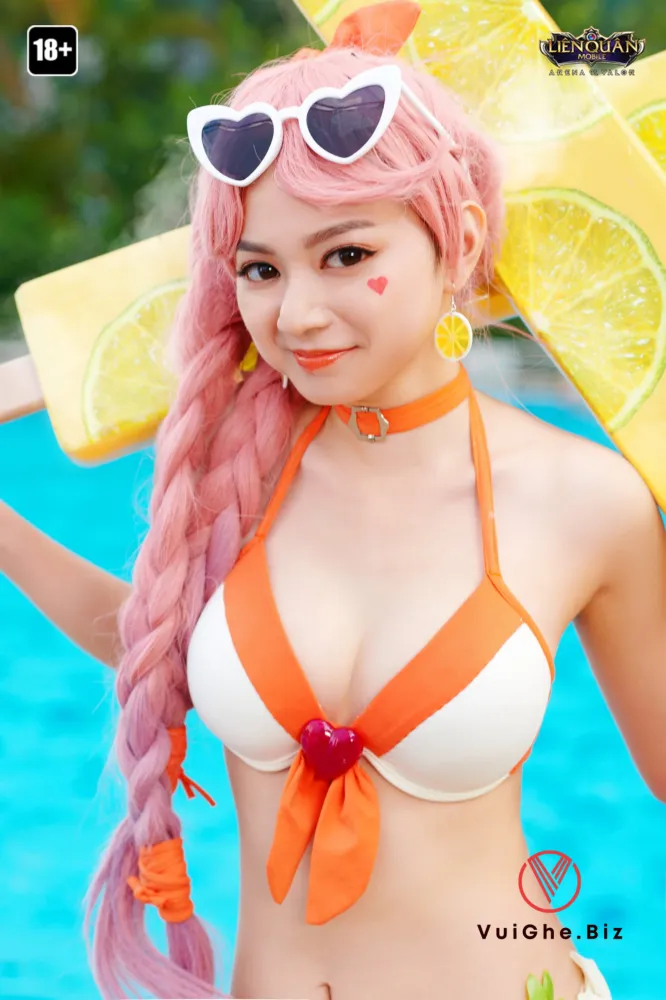 Ảnh Gái xinh cosplay airi liên quân show hàng 