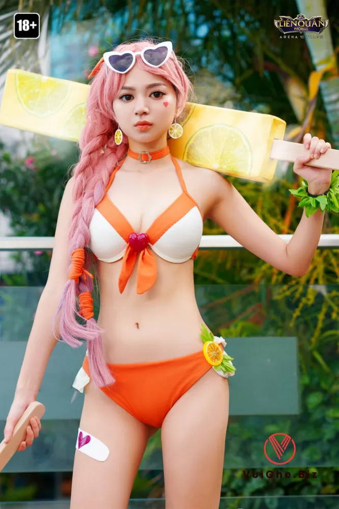 Ảnh Airi tiệc bãi biển cosplay mặc bikini lộ mu mồn cực ngon