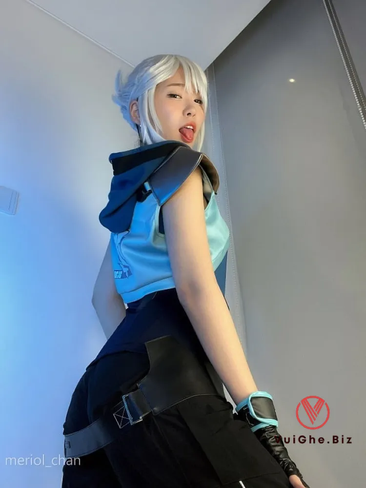 Nữ coser Meriol Chan cosplay Jett Valorant mông to quyến rũ