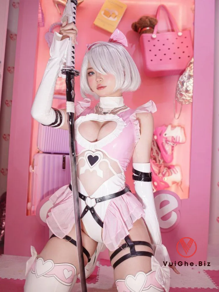 Hình ảnh gái xinh cosplay thủ dâm vú to tròn ngọt nước 