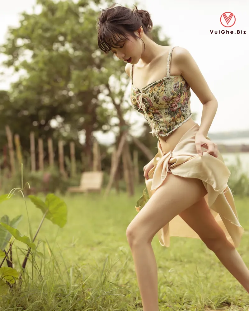 Hình ảnh vu ngoc kim chi nude mông to dùi trắng 