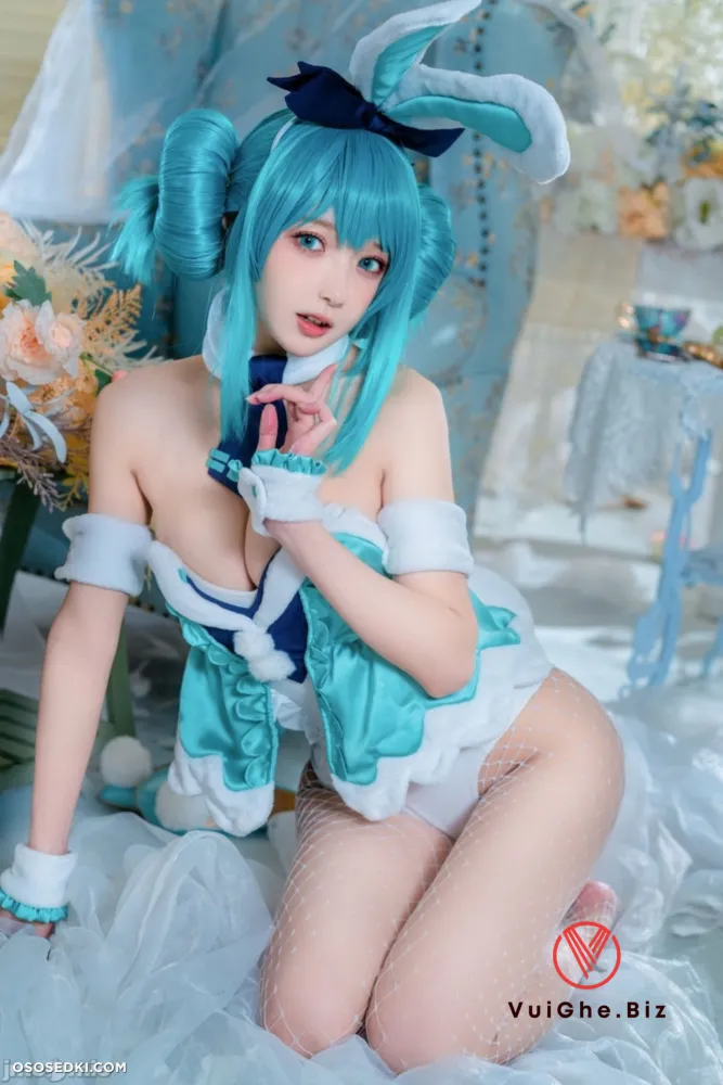 cosplay miku nude 21