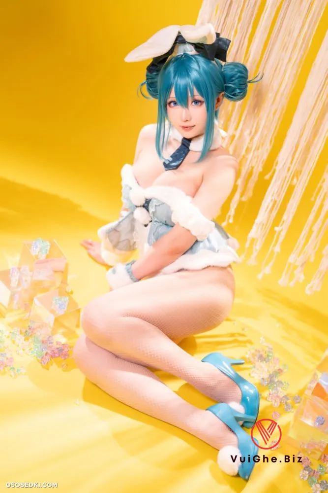 cosplay miku nude 9