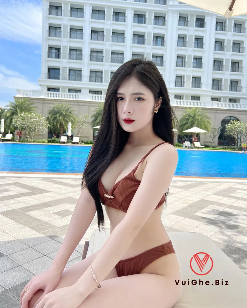 Hình ảnh quỳnh alee mặc bikini vú tròn sexy